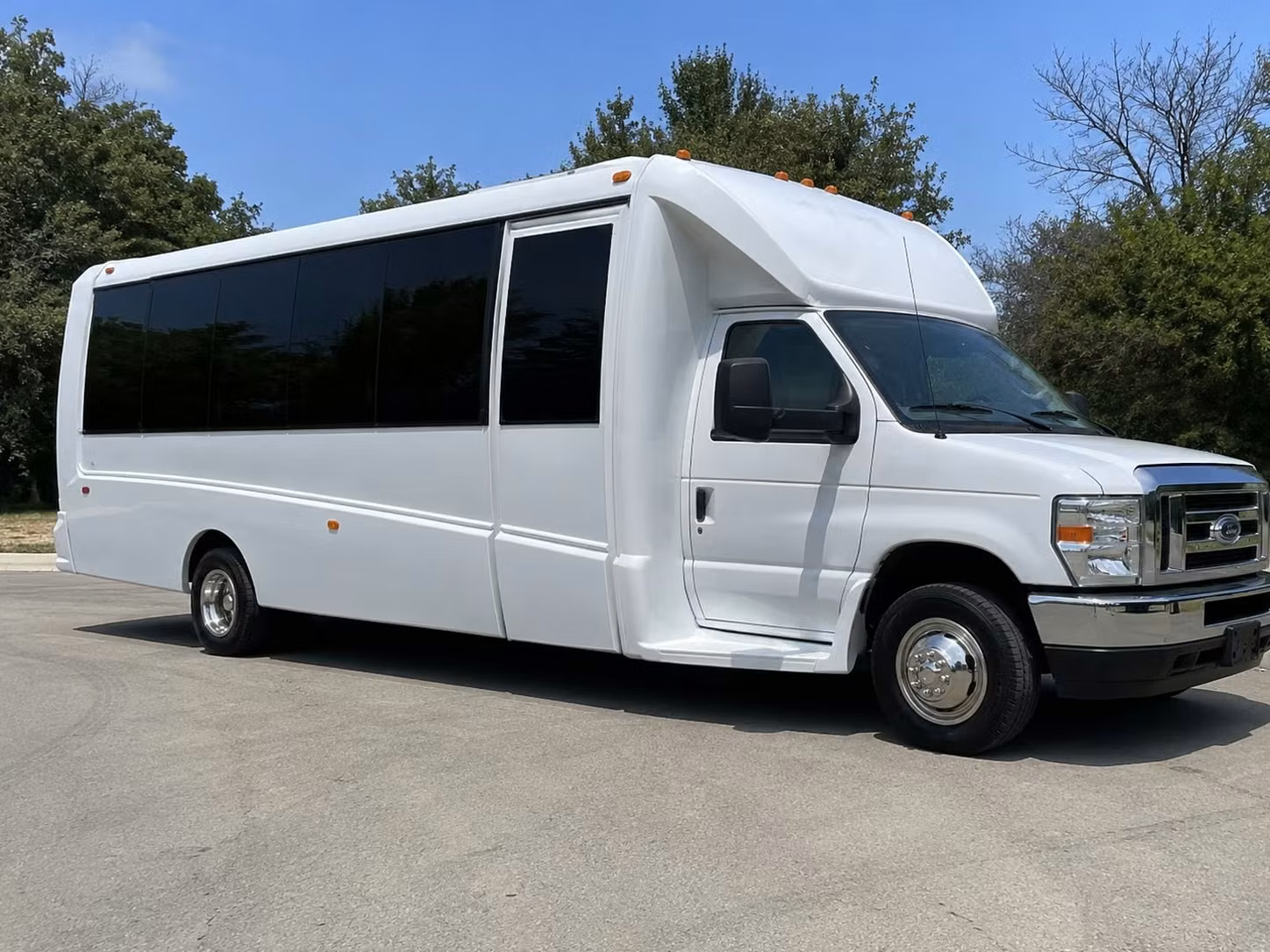 party buses for bachelorette parties birthdays and concert nights out