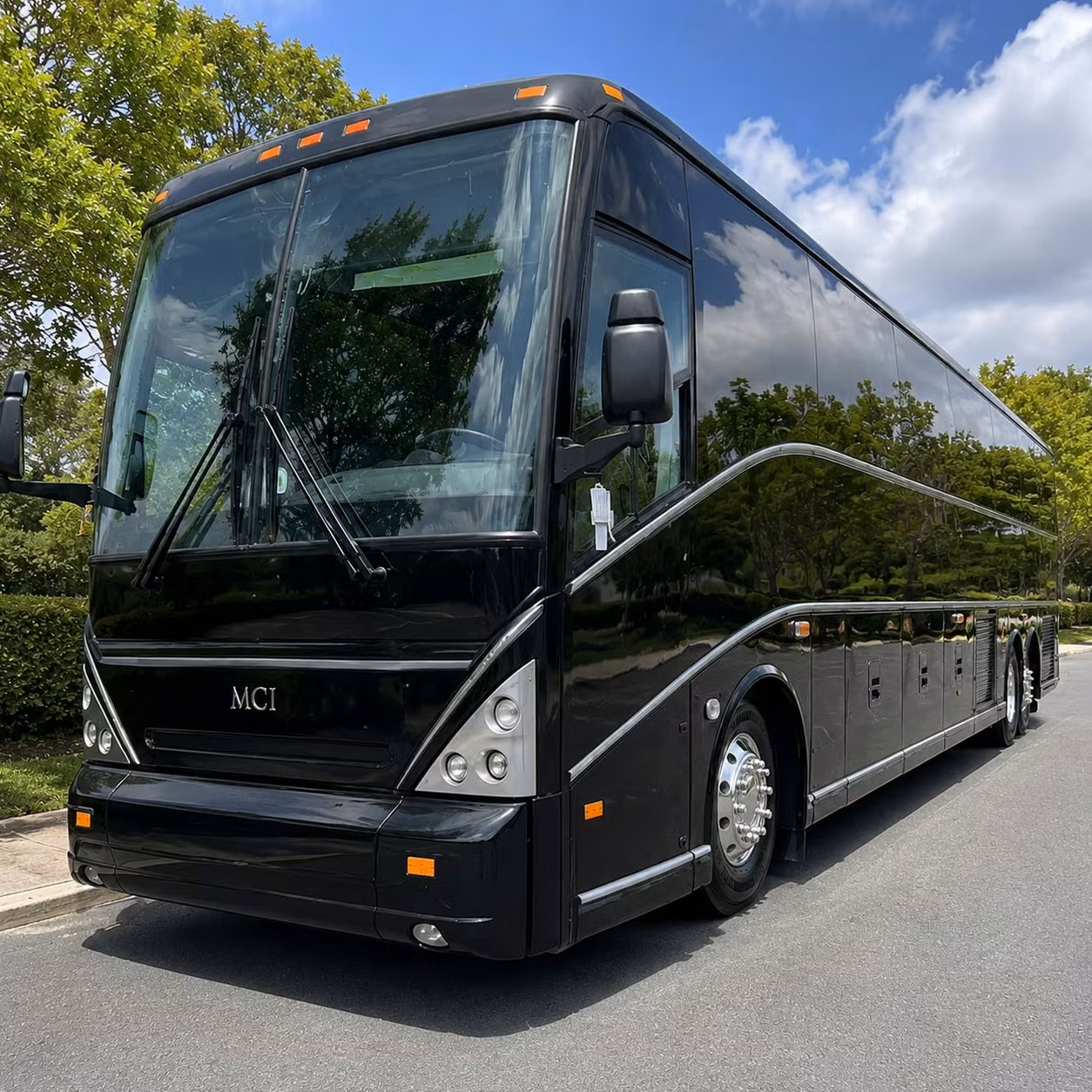 wedding shuttle bus rentals for olde towne portsmouth venues